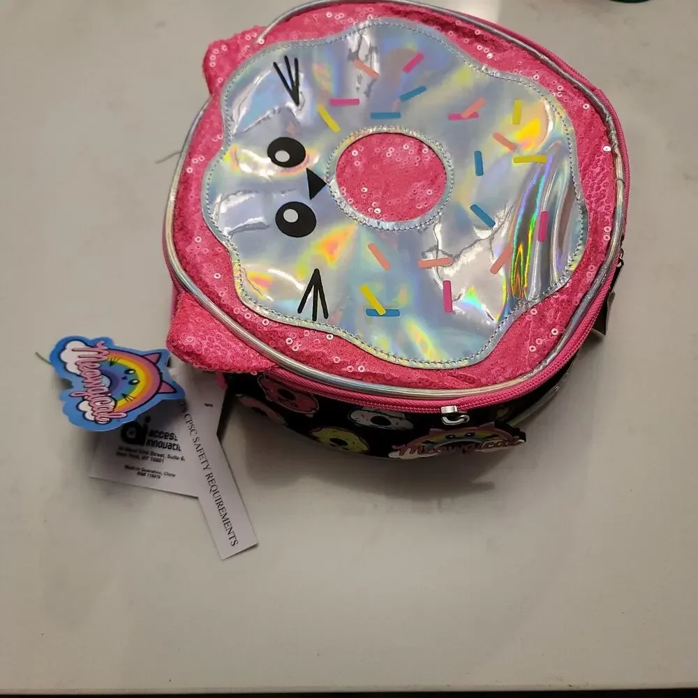 4272 new MEOWGICAL LUNCH BOX new with name plate on the back- super cute